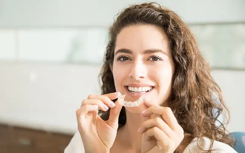 Can You Eat with Invisalign